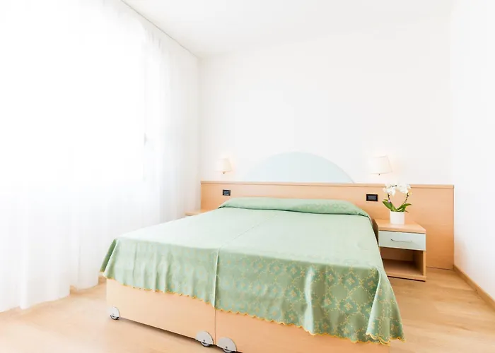 Отель Europa 3*